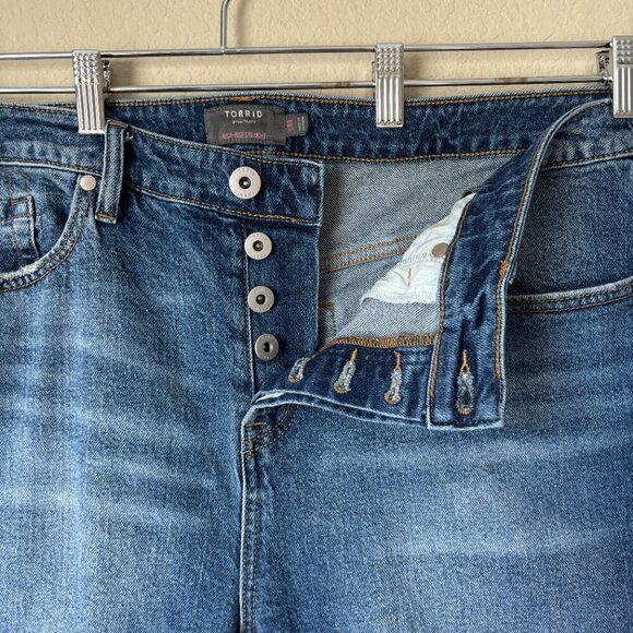 Torrid 18R Straight Classic Denim High-Rise Studded Jeans - Picture 5 of 13